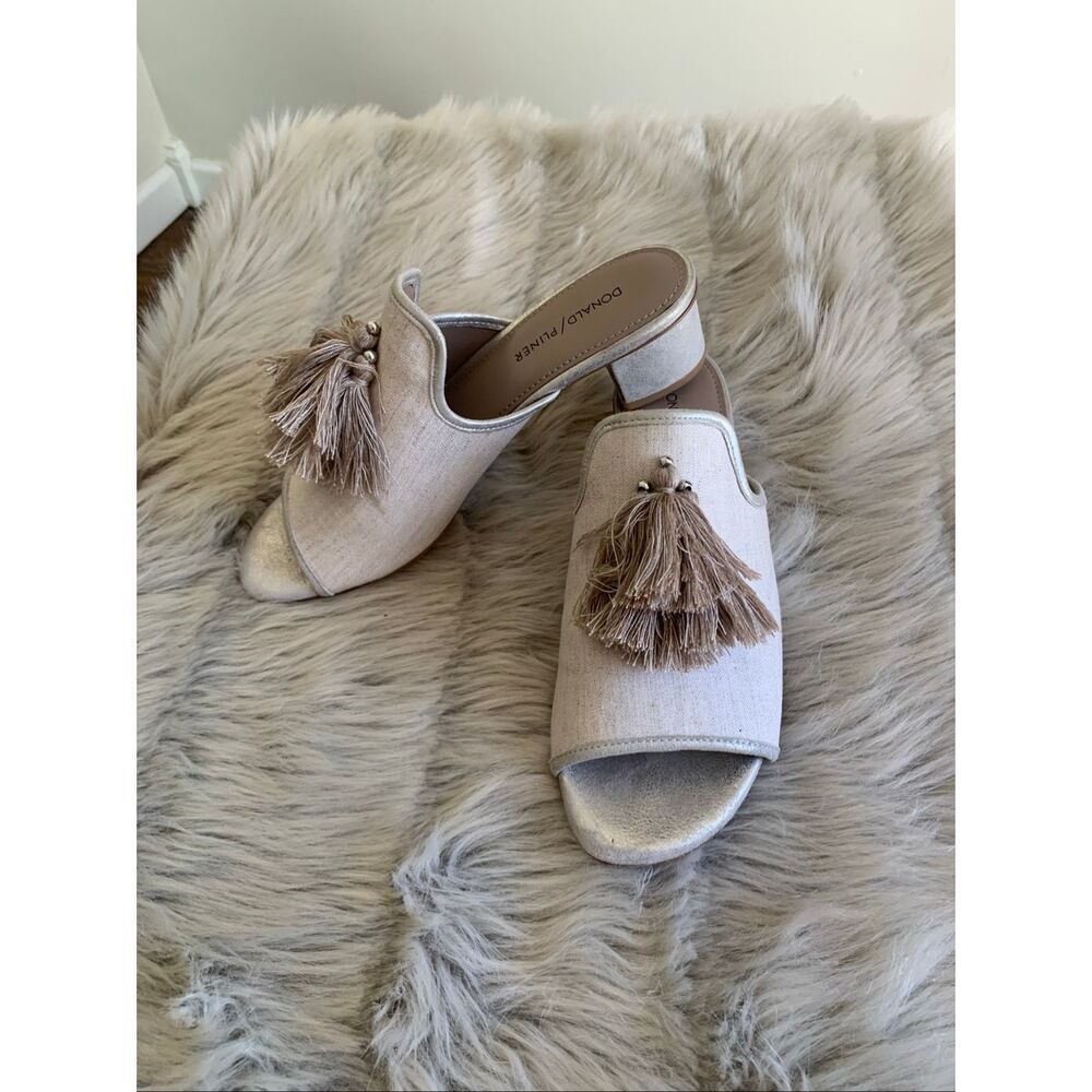Donald J. Pliner Marra Tassel Slides 8M